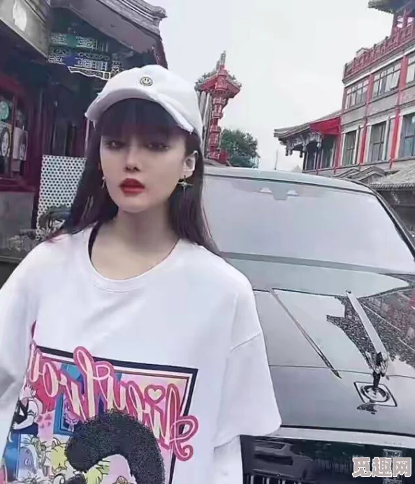 操老女人的逼，竟然引发了全网热议，网友们纷纷表示无法接受，这背后隐藏着怎样不为人知的故事？