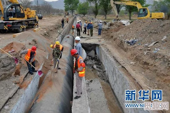 钢钢钢钢钠好多水污，环保部门加大力度整治水污染问题，确保生态安全与居民健康