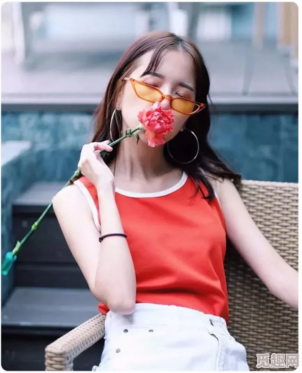 哇嘎黄色：引发热议的潮流色彩，时尚界新宠竟然是它！